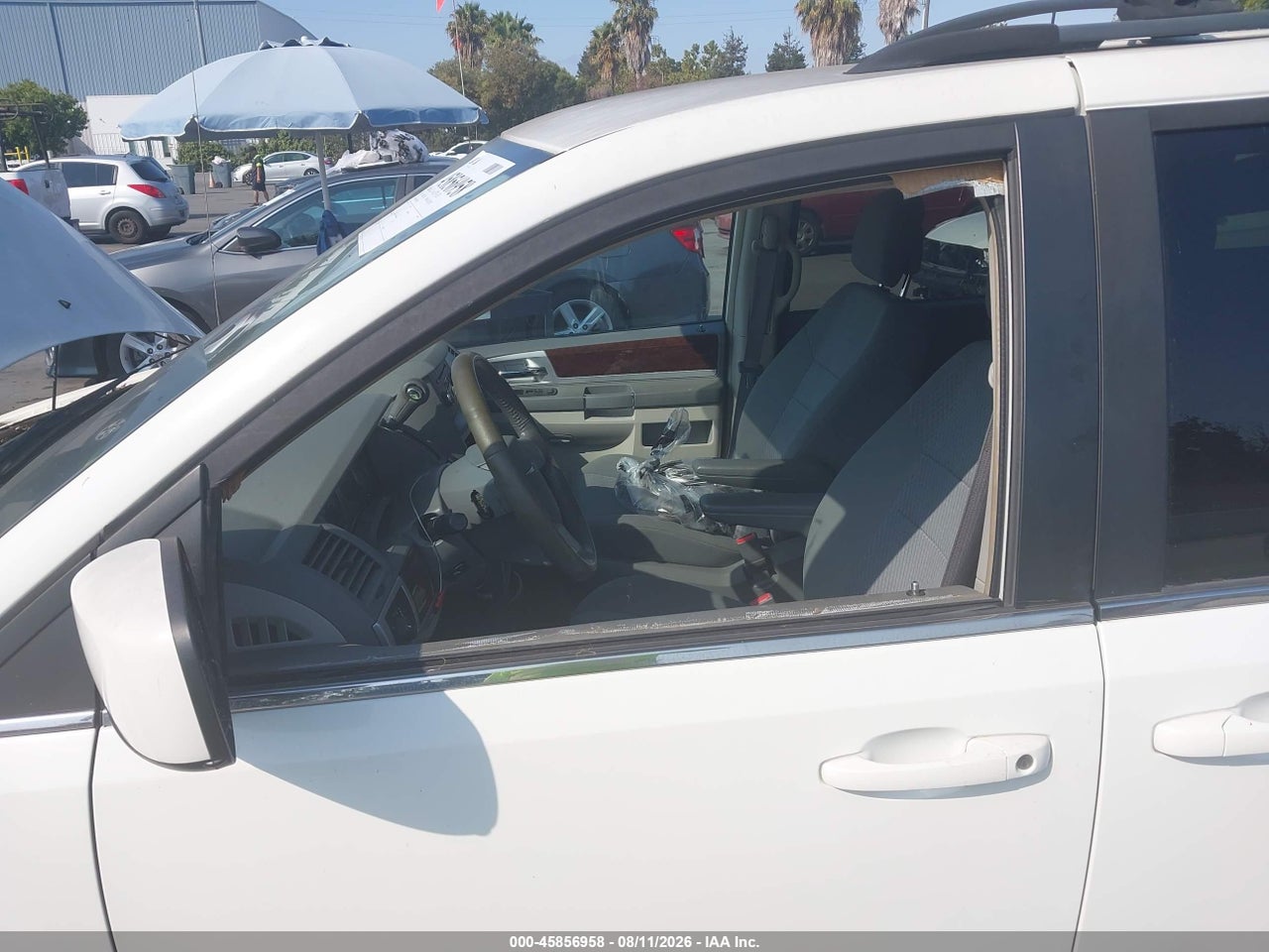 2010 CHRYSLER TOWN &amp; COUNTRY TOURING · 6/11