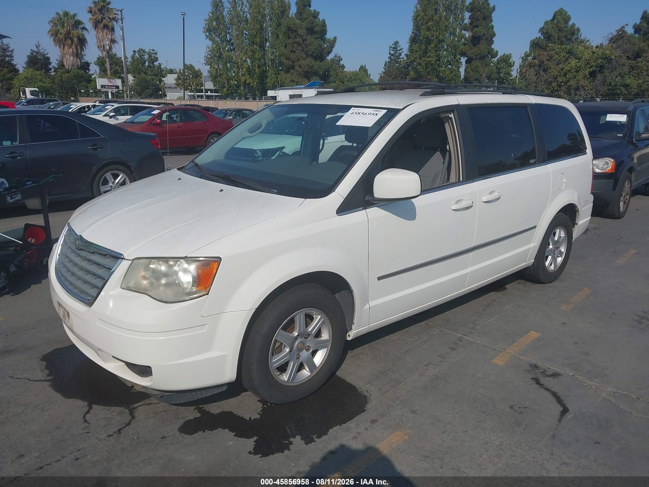 2010 CHRYSLER TOWN &amp; COUNTRY TOURING · 2/11