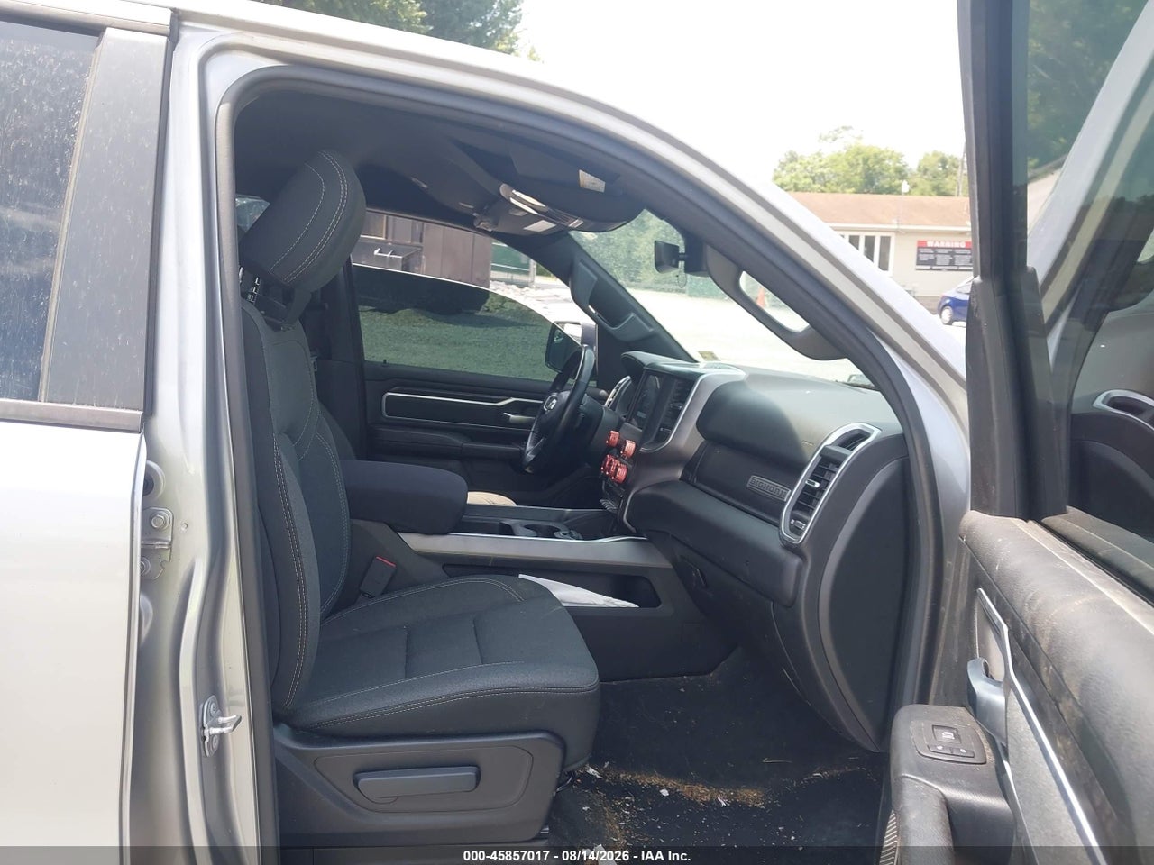 2021 RAM 1500 BIG HORN  4X4 5'7 BOX · 5/11