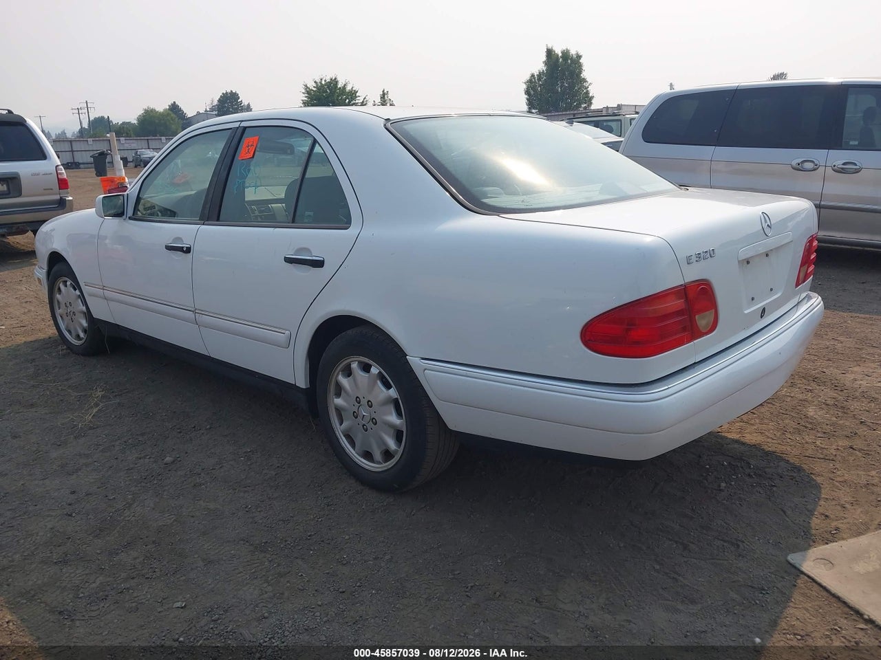 WDBJF65F8WA****** · 1998 MERCEDES-BENZ E 320 · 3/11