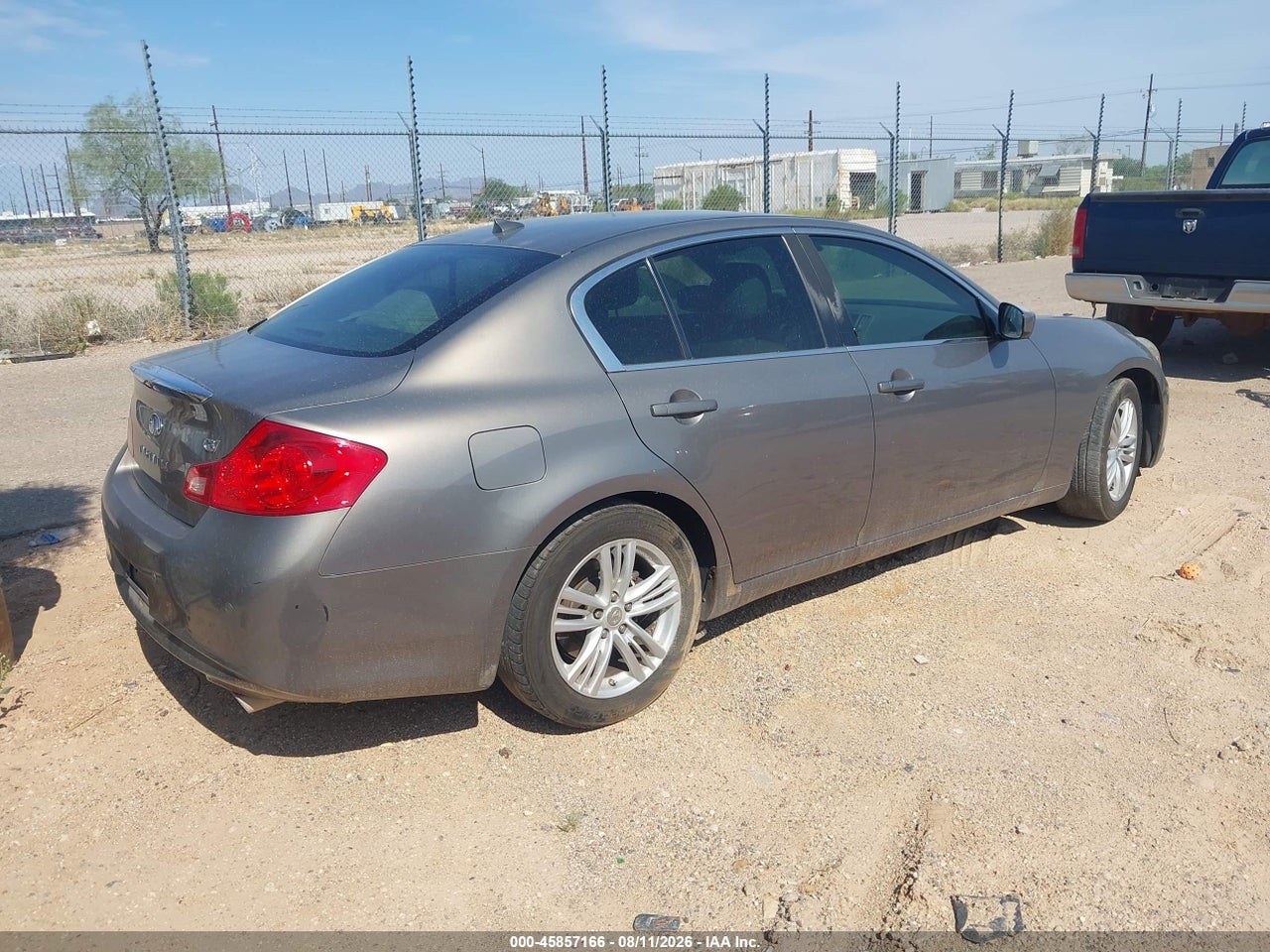 2012 INFINITI G37 JOURNEY · 4/11