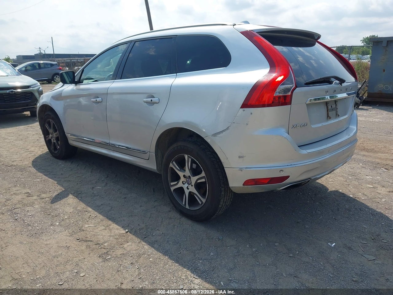 2015 VOLVO XC60 T6 PLATINUM · 3/11