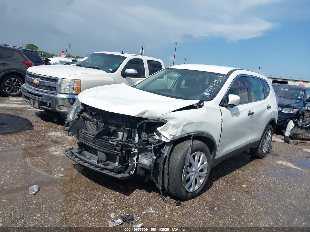 2016 NISSAN ROGUE S · 2/11