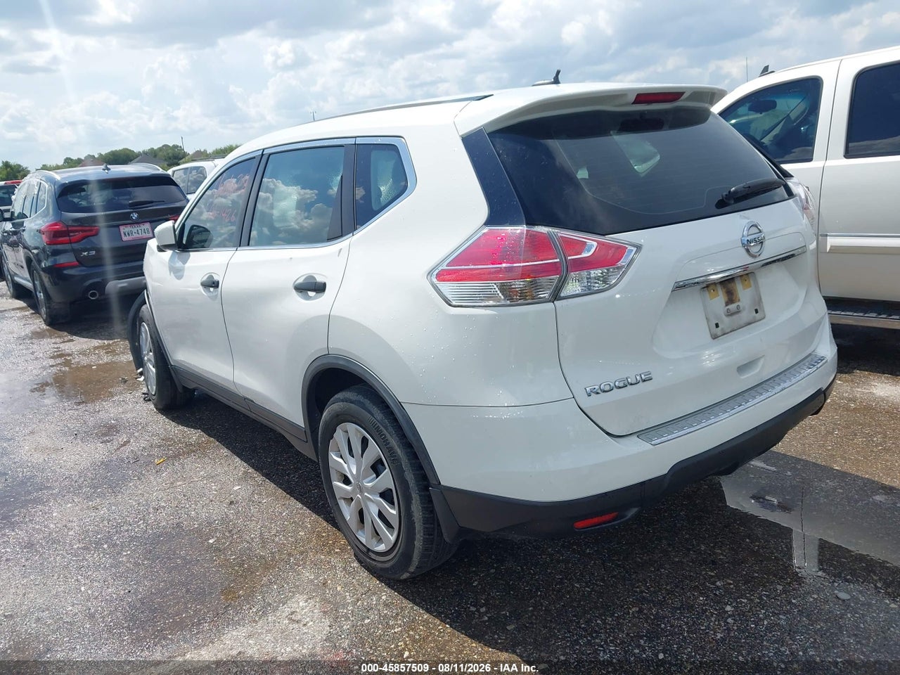 2016 NISSAN ROGUE S · 3/11