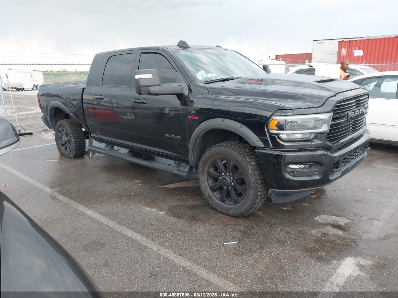 3C6UR5NL1RG****** · 2024 RAM 2500 LARAMIE CREW CAB 4X4 6'4 BOX