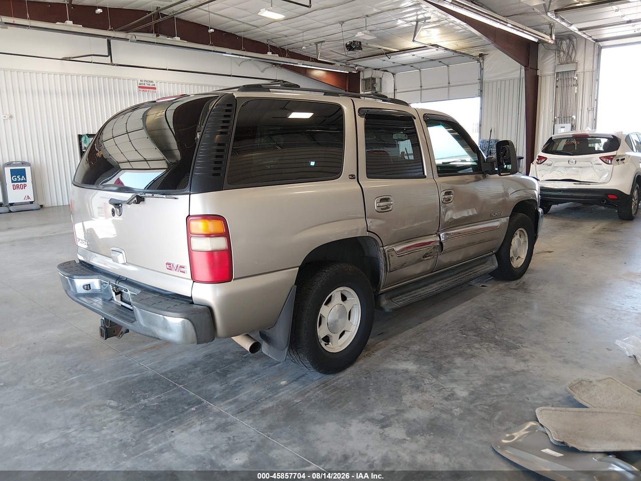 2003 GMC YUKON SLT · 4/11