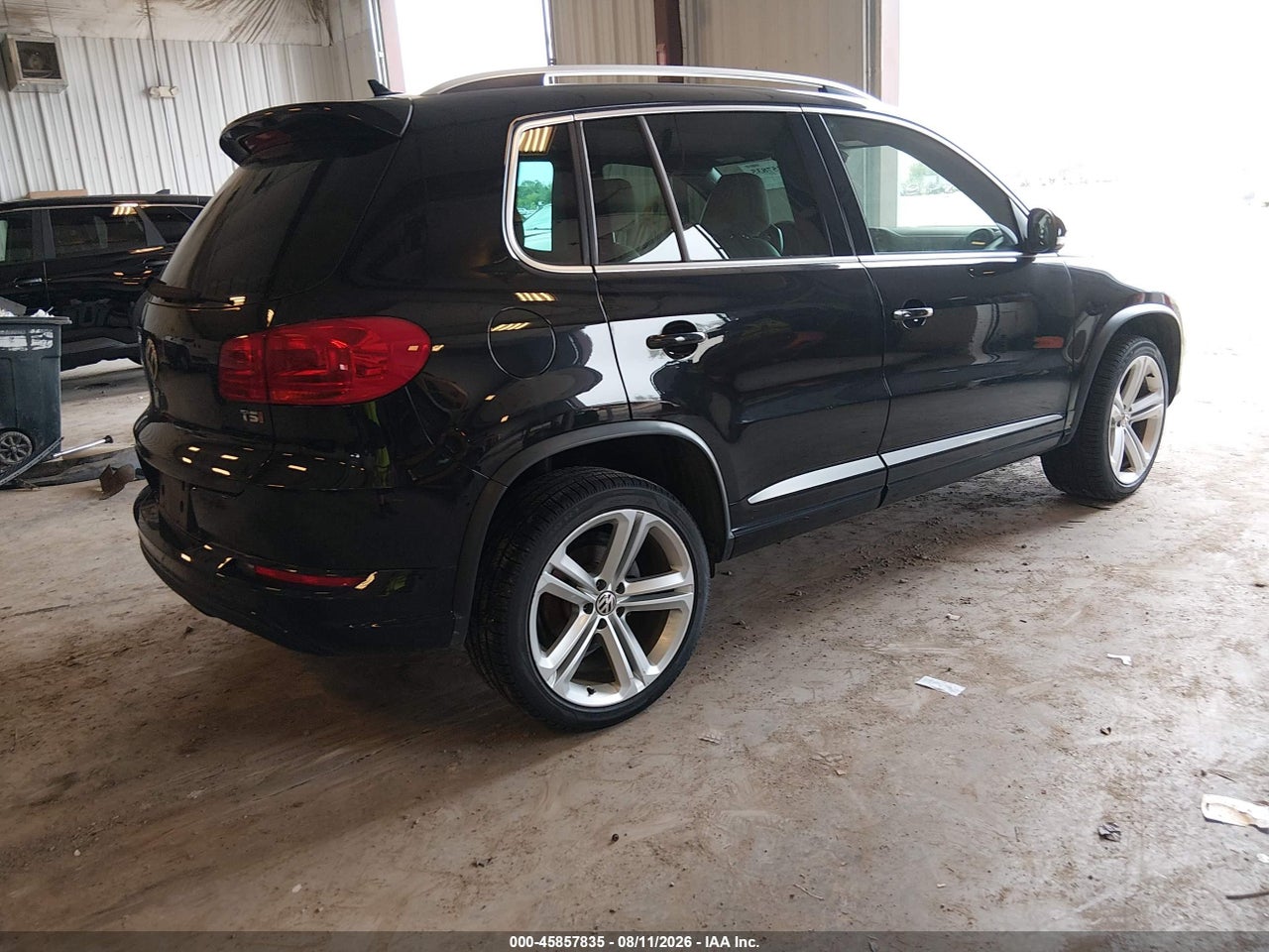 2016 VOLKSWAGEN TIGUAN R-LINE · 4/11