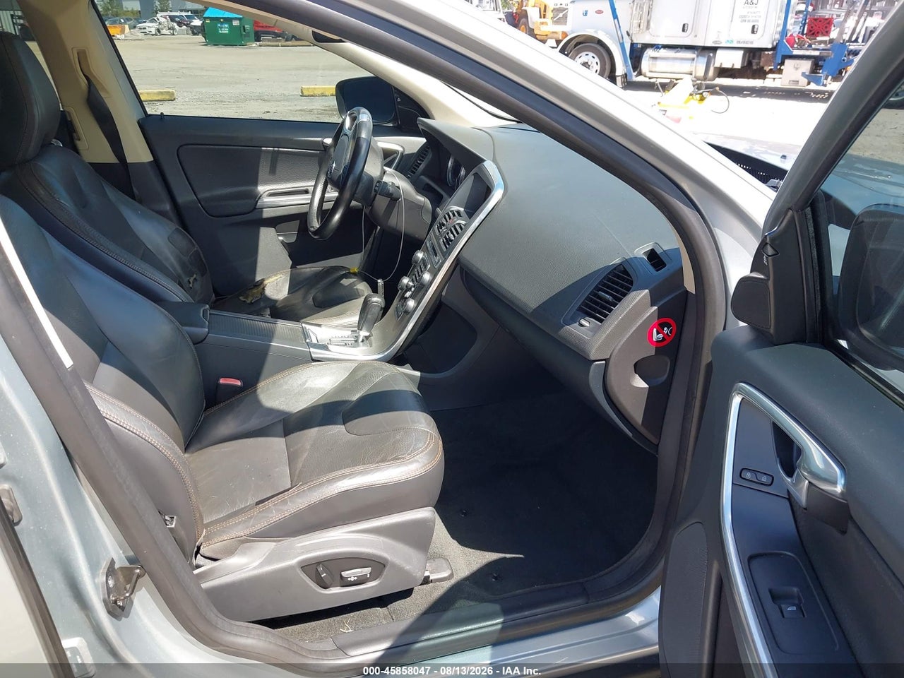 2012 VOLVO XC60 T6/T6 PLATINUM/T6 PREMIER PLUS/T6 R-DESIGN/T6 R-DESIGN PLATINUM/T6 R-DESIGN PREMIER PLUS · 5/11