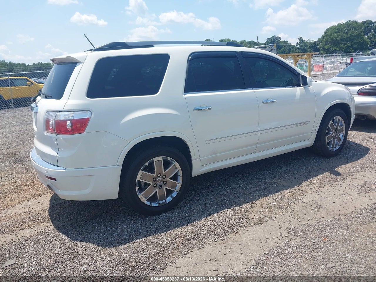 2011 GMC ACADIA DENALI · 4/11