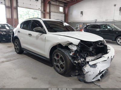 ZASFAKPN7J7****** · 2018 ALFA ROMEO STELVIO SPORT AWD