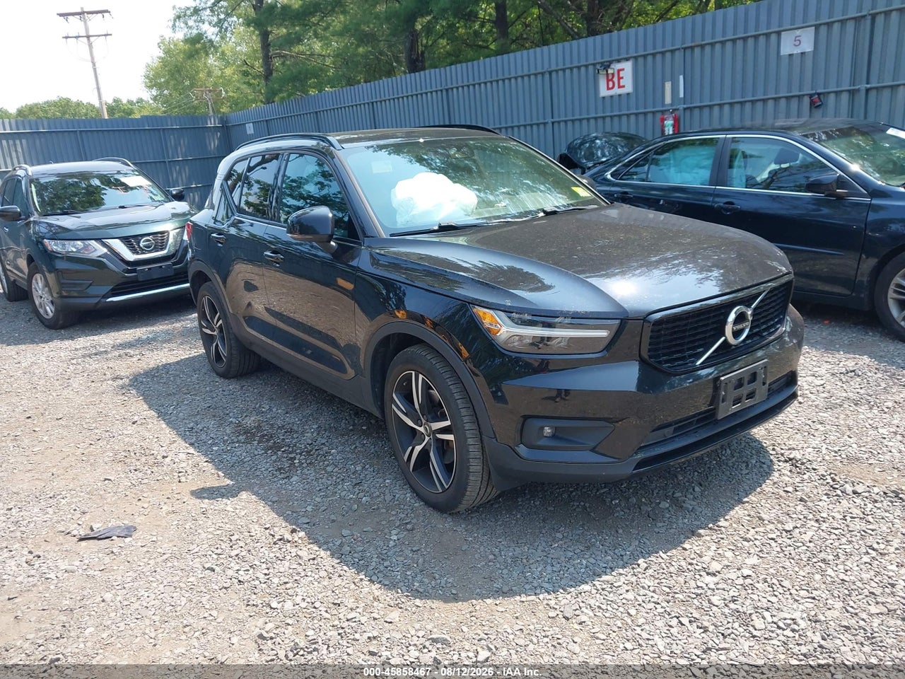 YV4162UM4L2****** · 2020 VOLVO XC40 T5 R-DESIGN