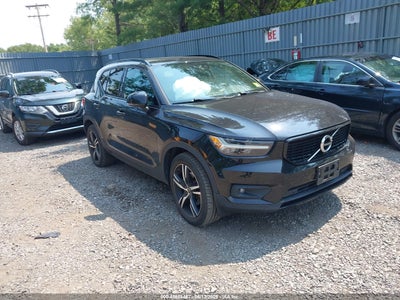 YV4162UM4L2****** · 2020 VOLVO XC40 T5 R-DESIGN