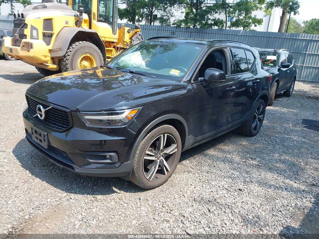 2020 VOLVO XC40 T5 R-DESIGN · 2/11