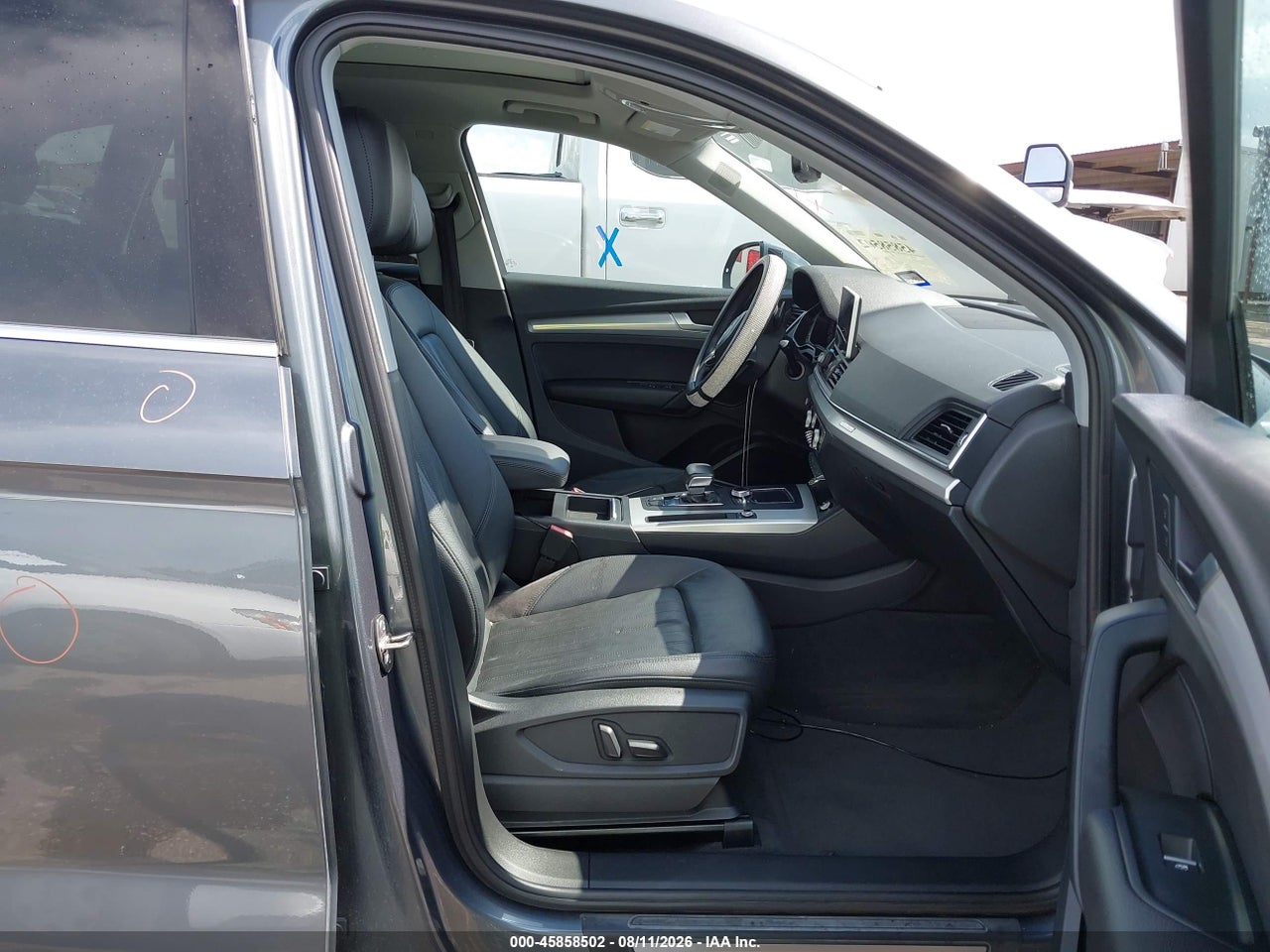 2018 AUDI Q5 2.0T PREMIUM/2.0T TECH PREMIUM · 5/11
