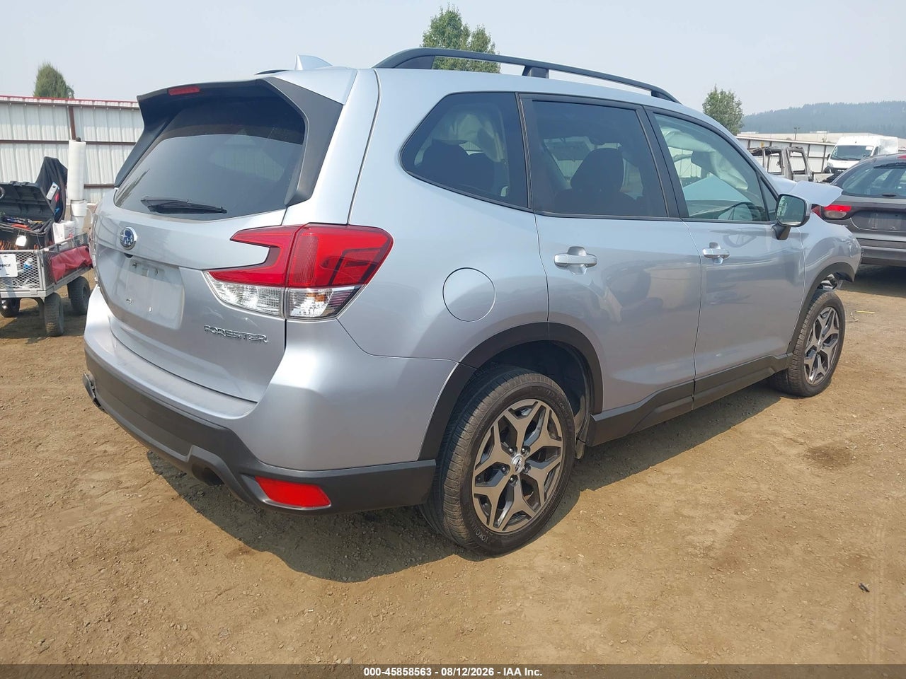 2020 SUBARU FORESTER PREMIUM · 4/11