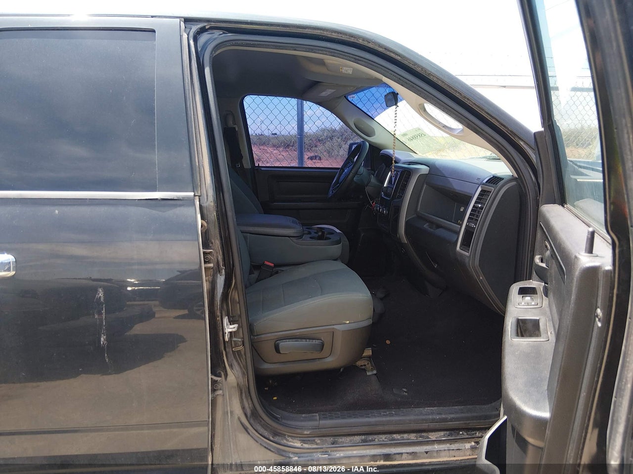 1C6RR6FG4FS****** · 2015 RAM 1500 EXPRESS · 5/11