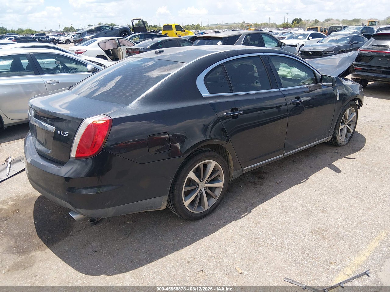 2009 LINCOLN MKS · 4/10