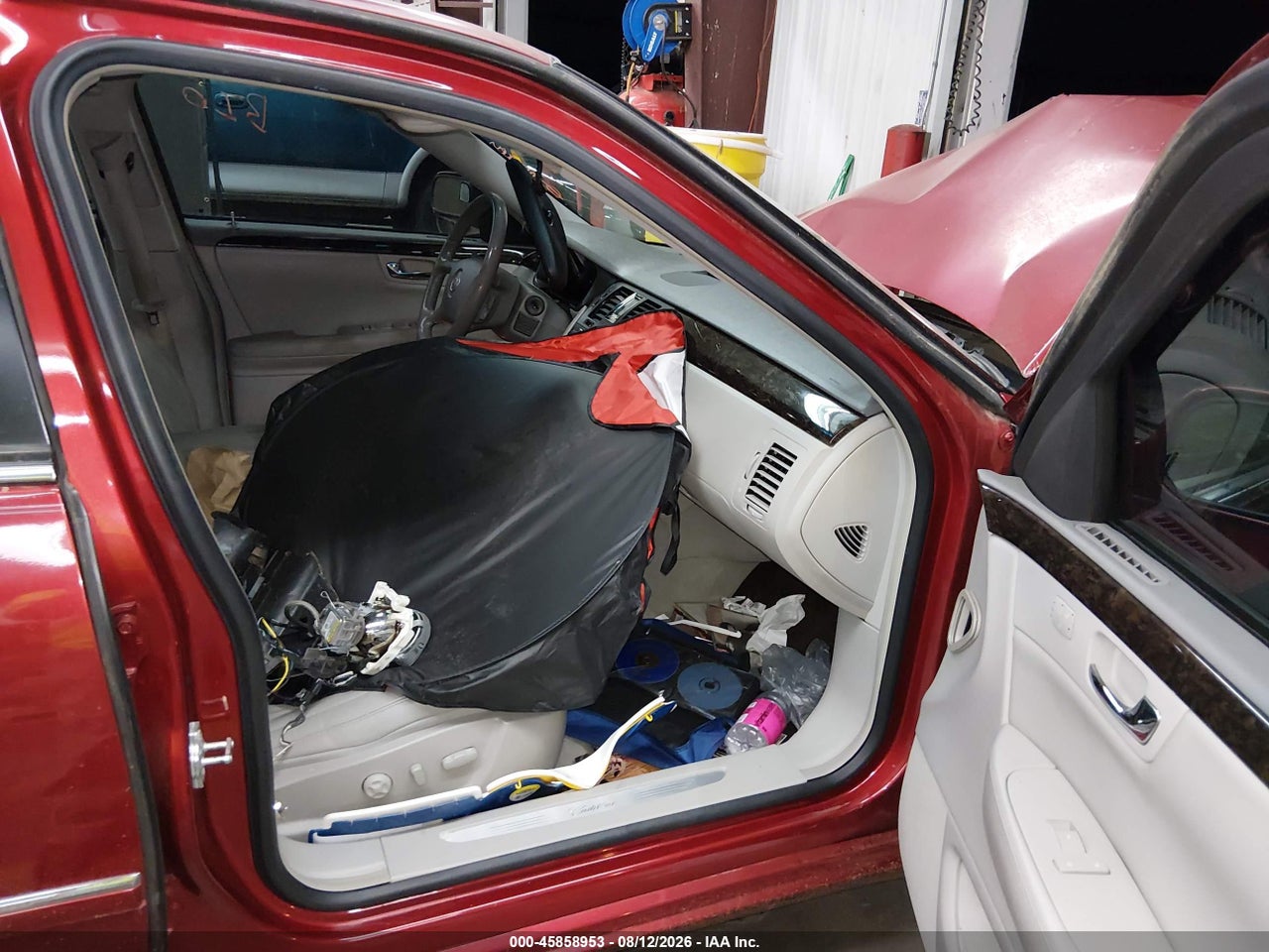 2011 CADILLAC DTS LUXURY COLLECTION · 5/11