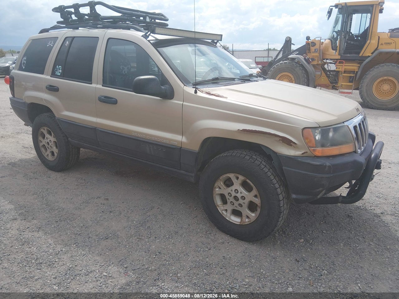 1J4GW48N9YC****** · 2000 JEEP GRAND CHEROKEE LAREDO