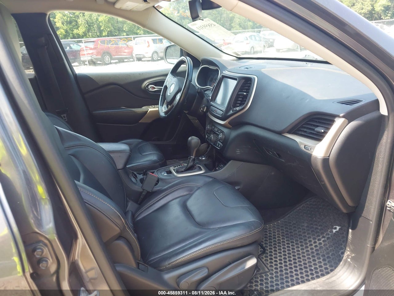 2017 JEEP CHEROKEE LATITUDE · 5/8