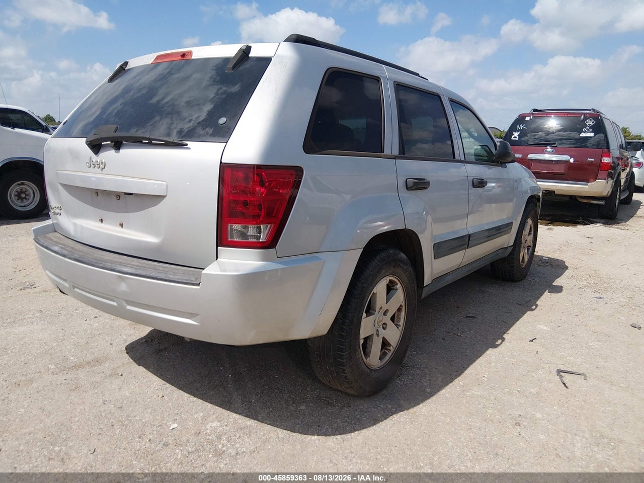 2006 JEEP GRAND CHEROKEE LAREDO · 4/11