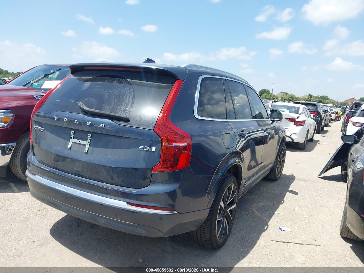 2023 VOLVO XC90 B5 PLUS · 4/10