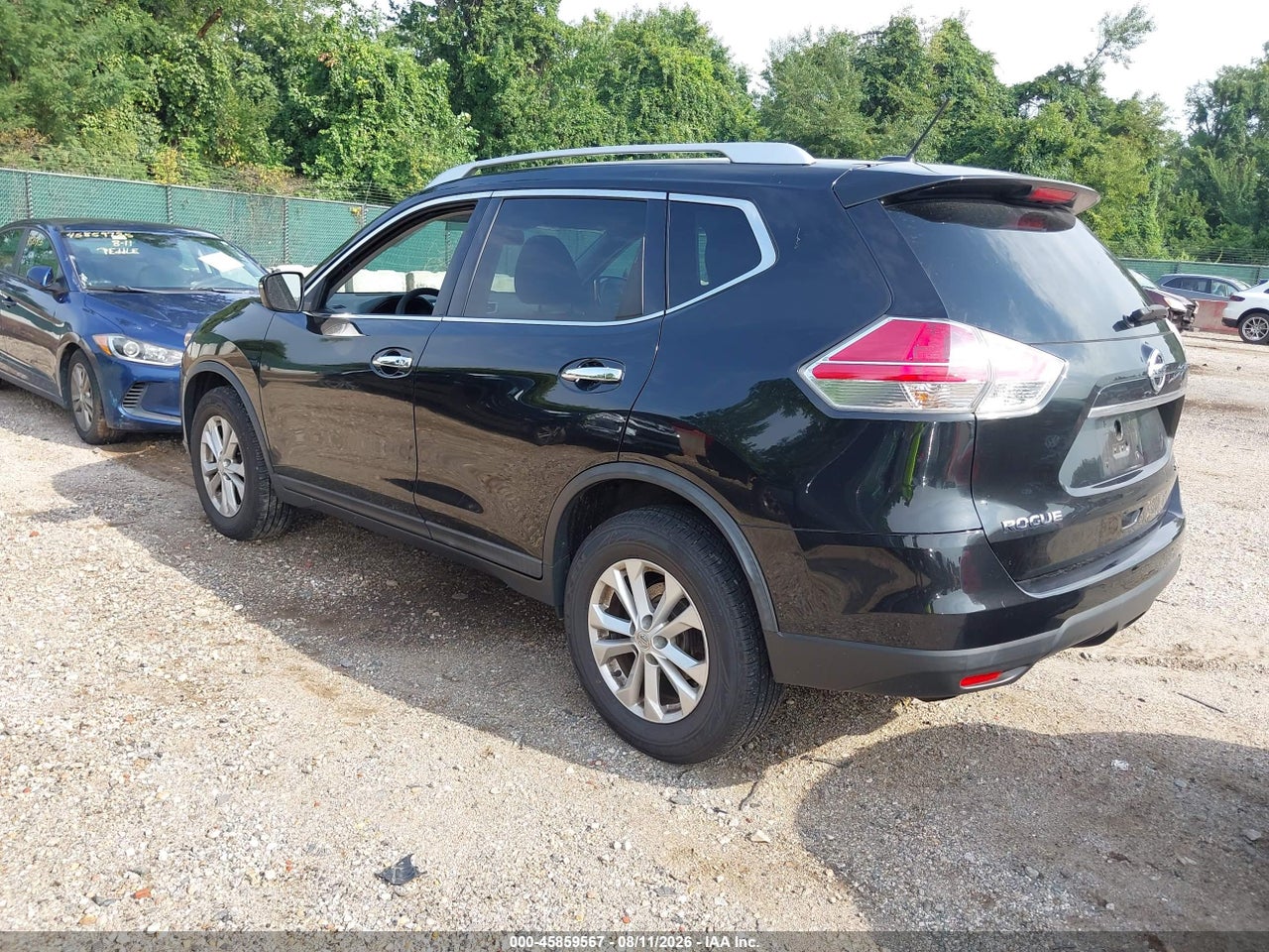 2016 NISSAN ROGUE SV · 3/11
