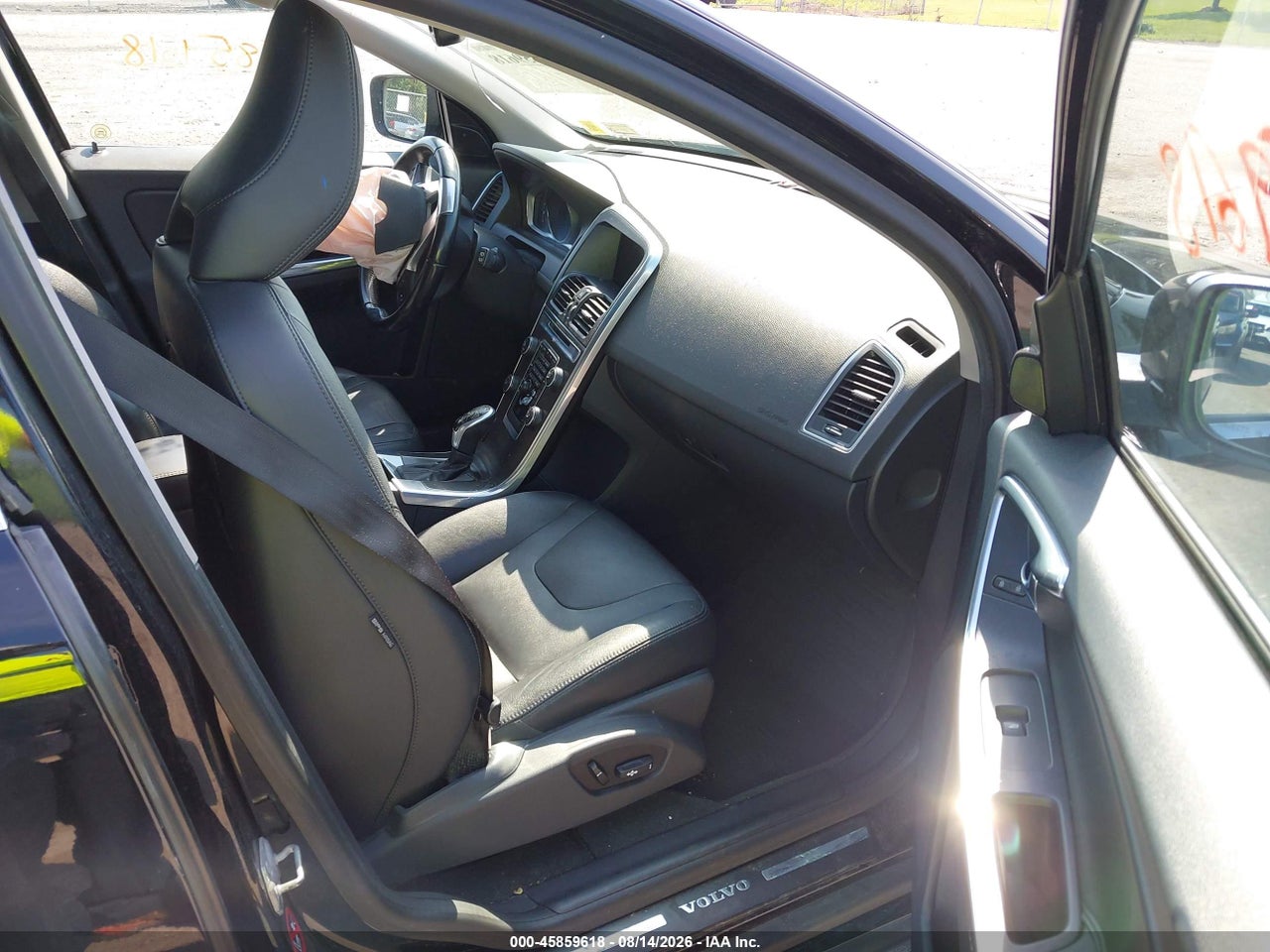 2015 VOLVO XC60 3.2 PREMIER · 5/11