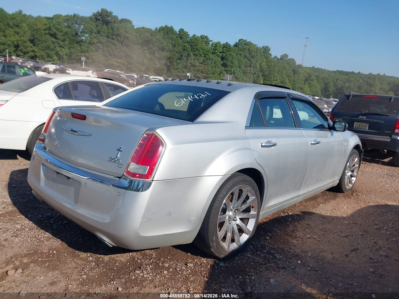 2011 CHRYSLER 300C   · 4/11