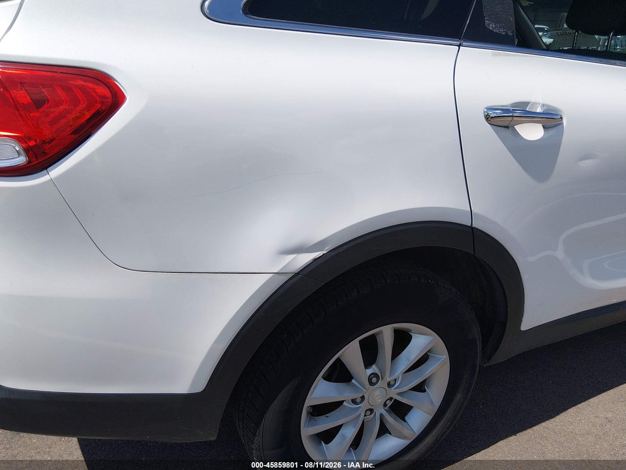 2016 KIA SORENTO 2.4L LX · 6/10