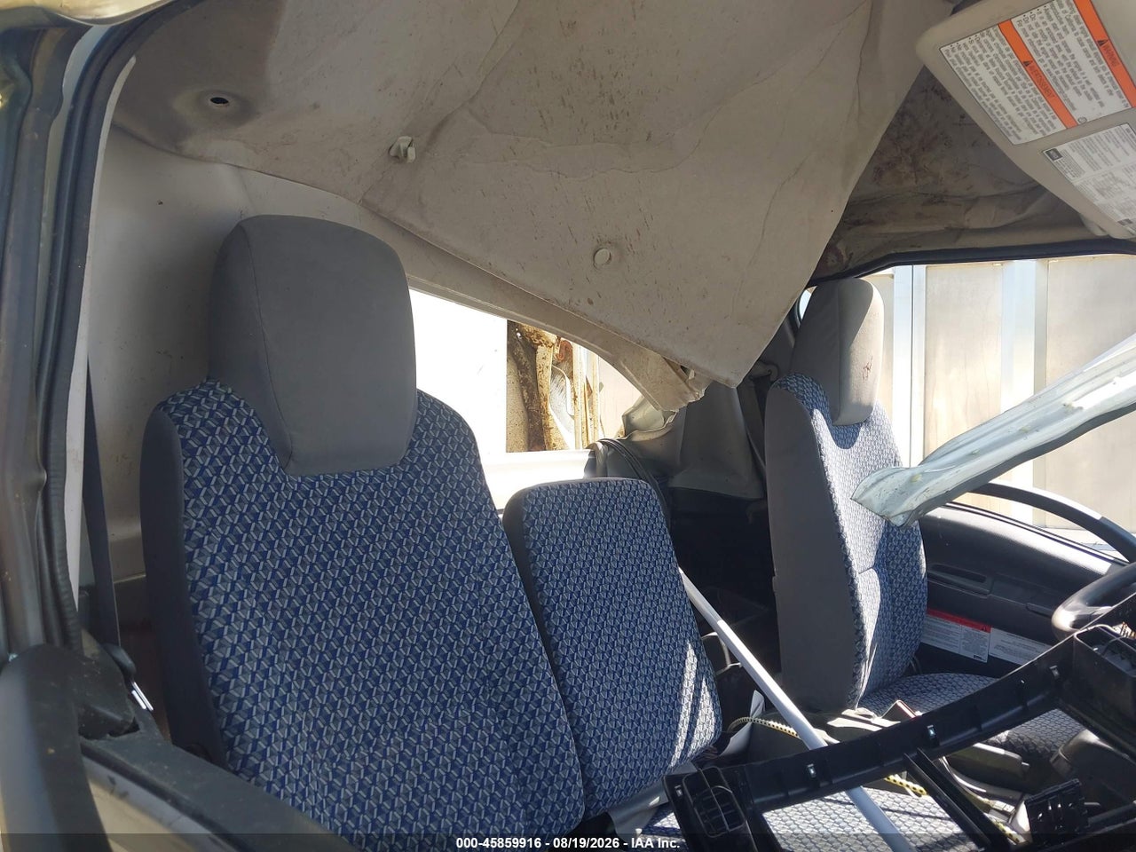 JALE5W161P7****** · 2023 ISUZU NRR · 7/11