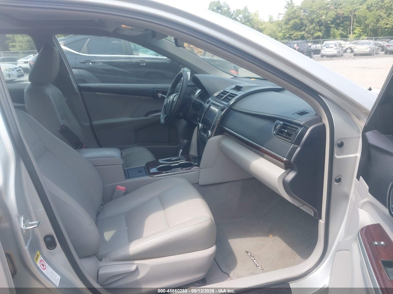 2012 TOYOTA CAMRY XLE · 5/11