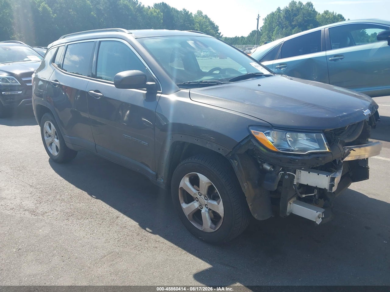 3C4NJDBB6JT****** · 2018 JEEP COMPASS LATITUDE 4X4