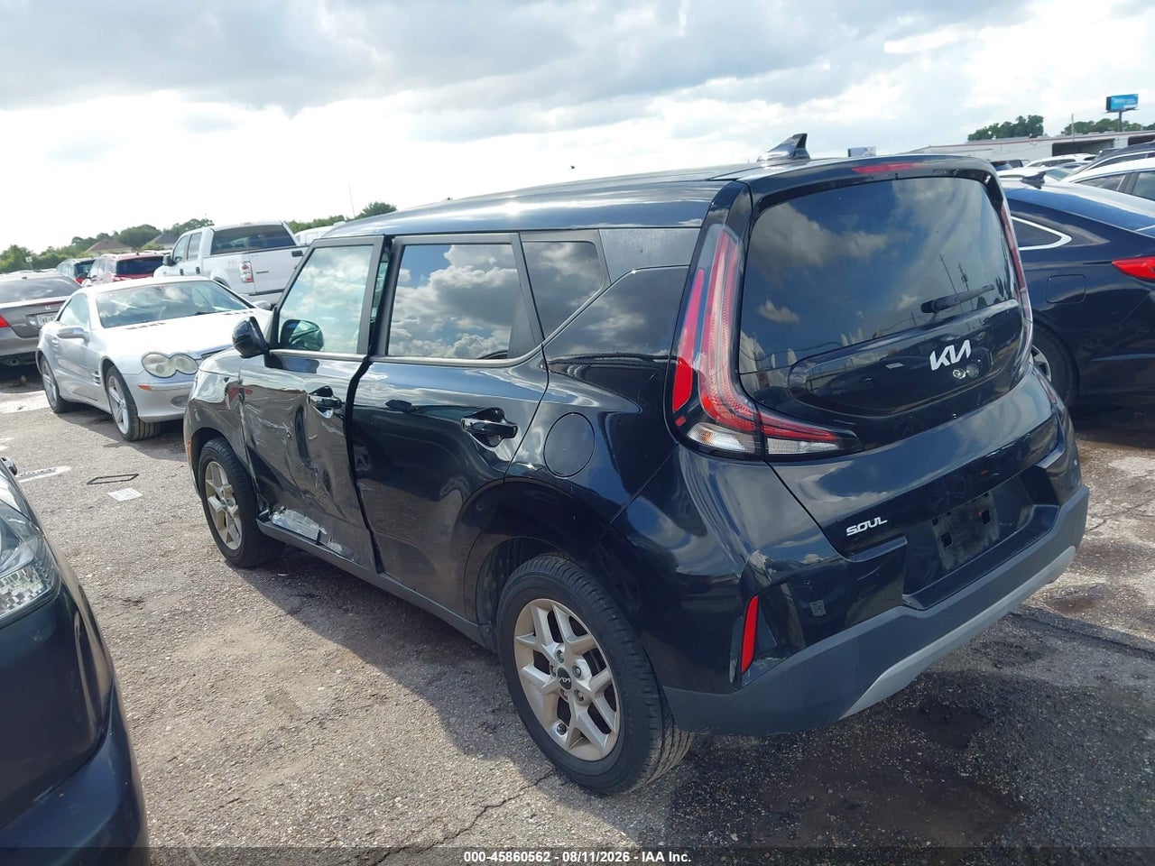 2023 KIA SOUL LX · 3/10