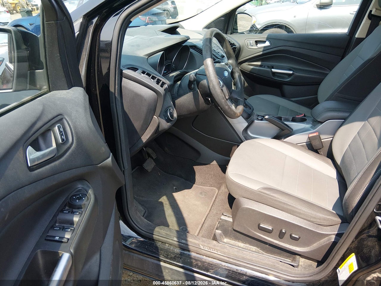 2016 FORD ESCAPE SE · 5/11
