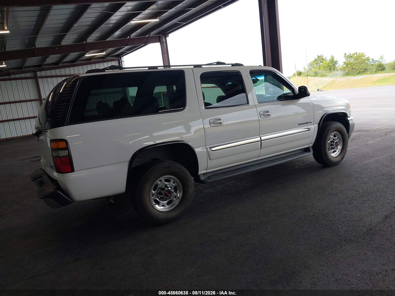 2005 GMC YUKON XL 2500 SLT · 4/11