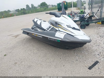 2018 YAMAHA WAVERUNNER