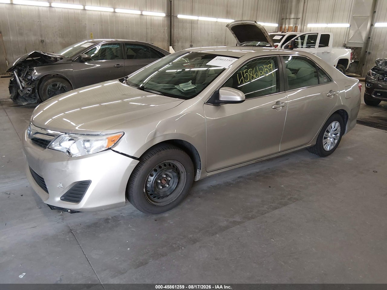 2014 TOYOTA CAMRY LE · 2/11