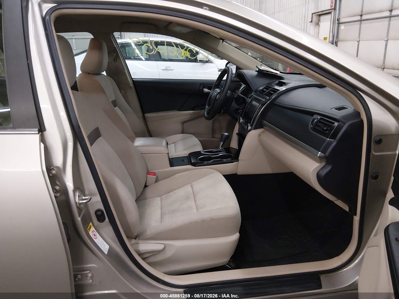 2014 TOYOTA CAMRY LE · 5/11