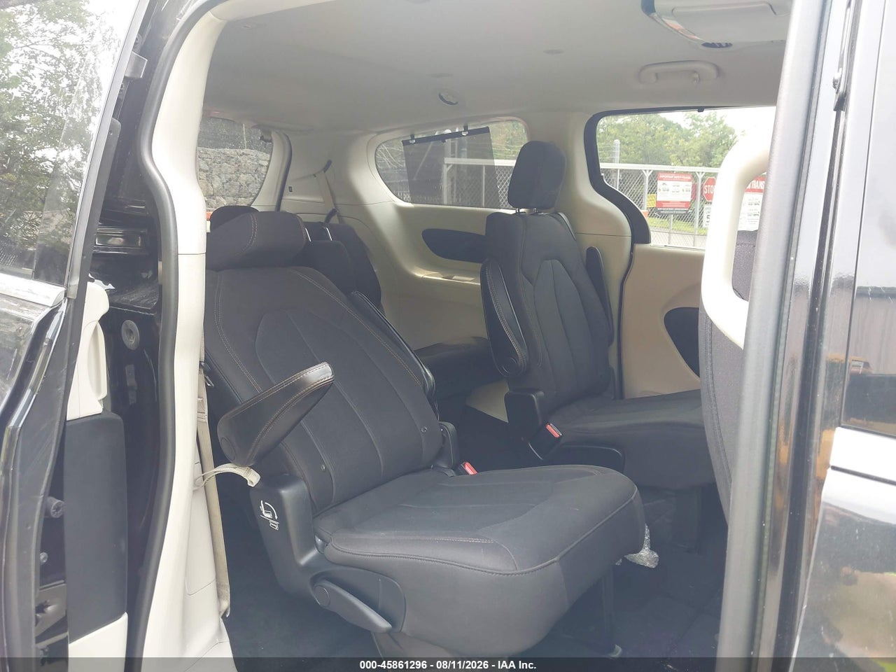 2C4RC1BG0HR****** · 2017 CHRYSLER PACIFICA TOURING PLUS · 8/11