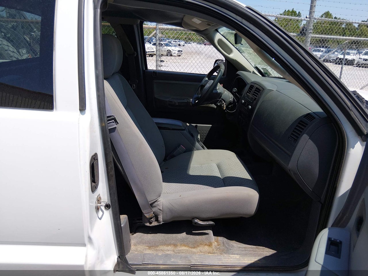 2007 DODGE DAKOTA ST · 5/11