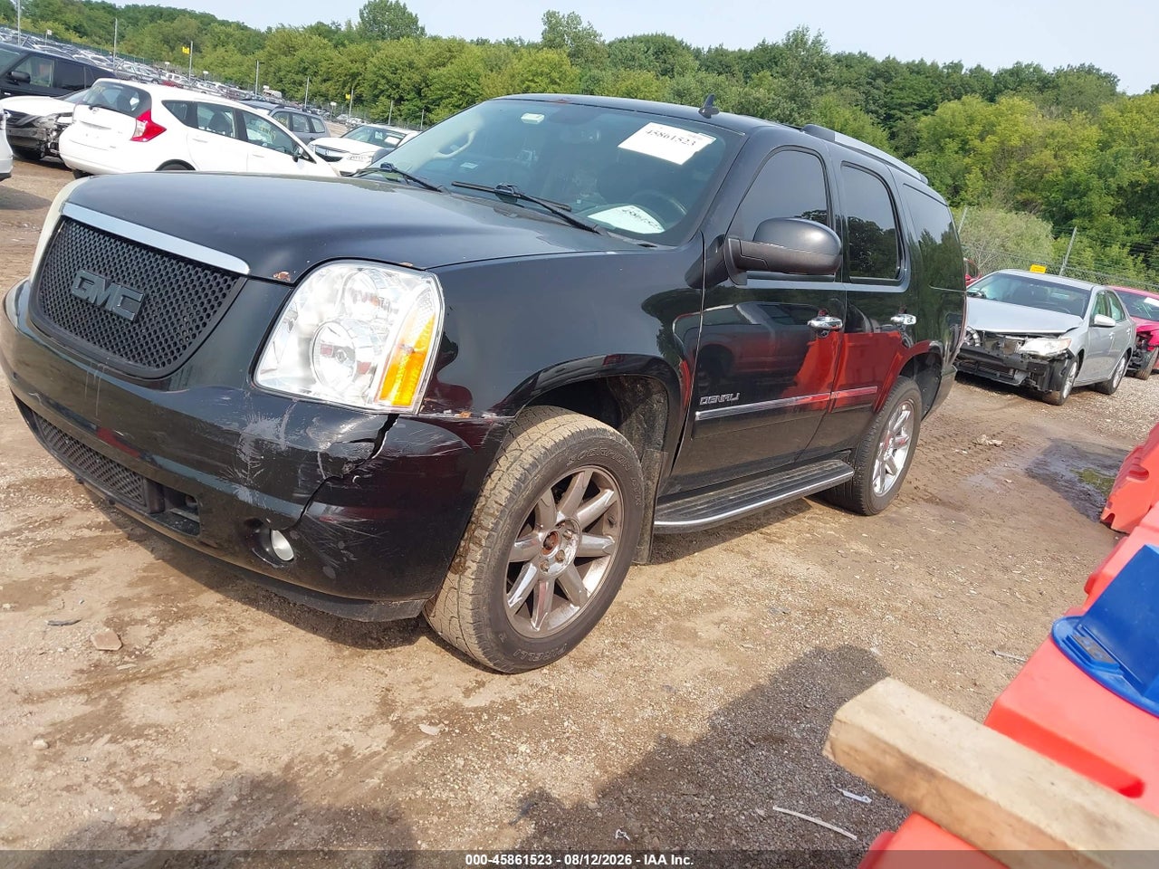 2011 GMC YUKON DENALI · 2/11