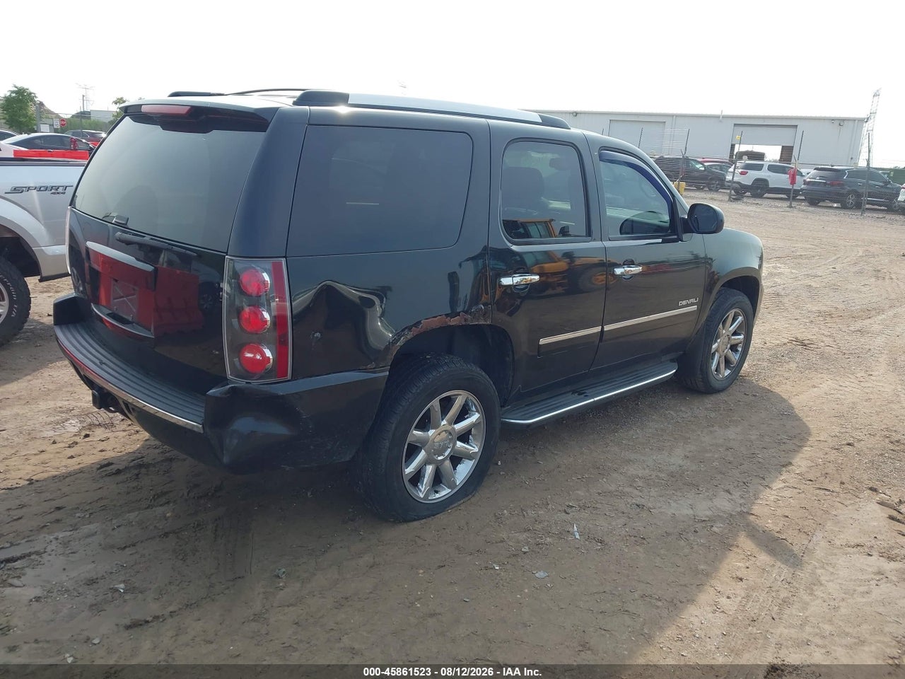 2011 GMC YUKON DENALI · 4/11