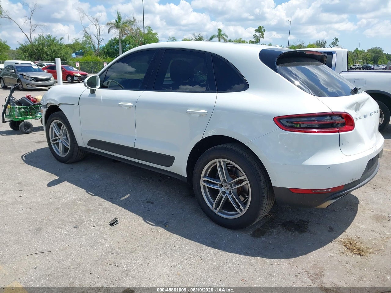 2017 PORSCHE MACAN · 3/11