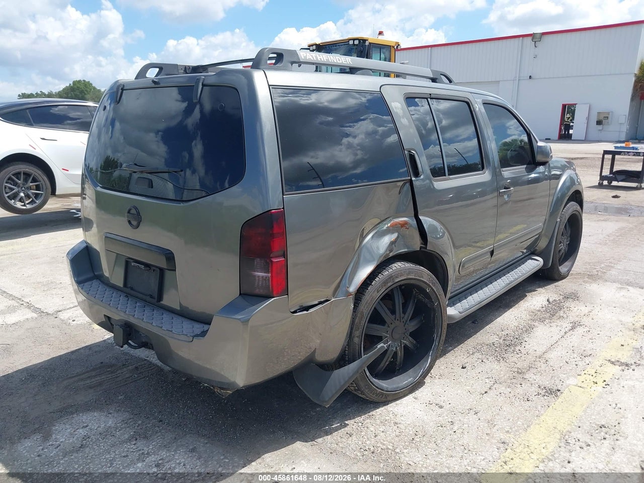 2007 NISSAN PATHFINDER LE · 4/11