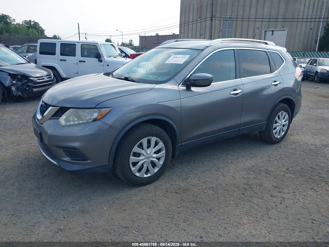 2016 NISSAN ROGUE S · 2/11