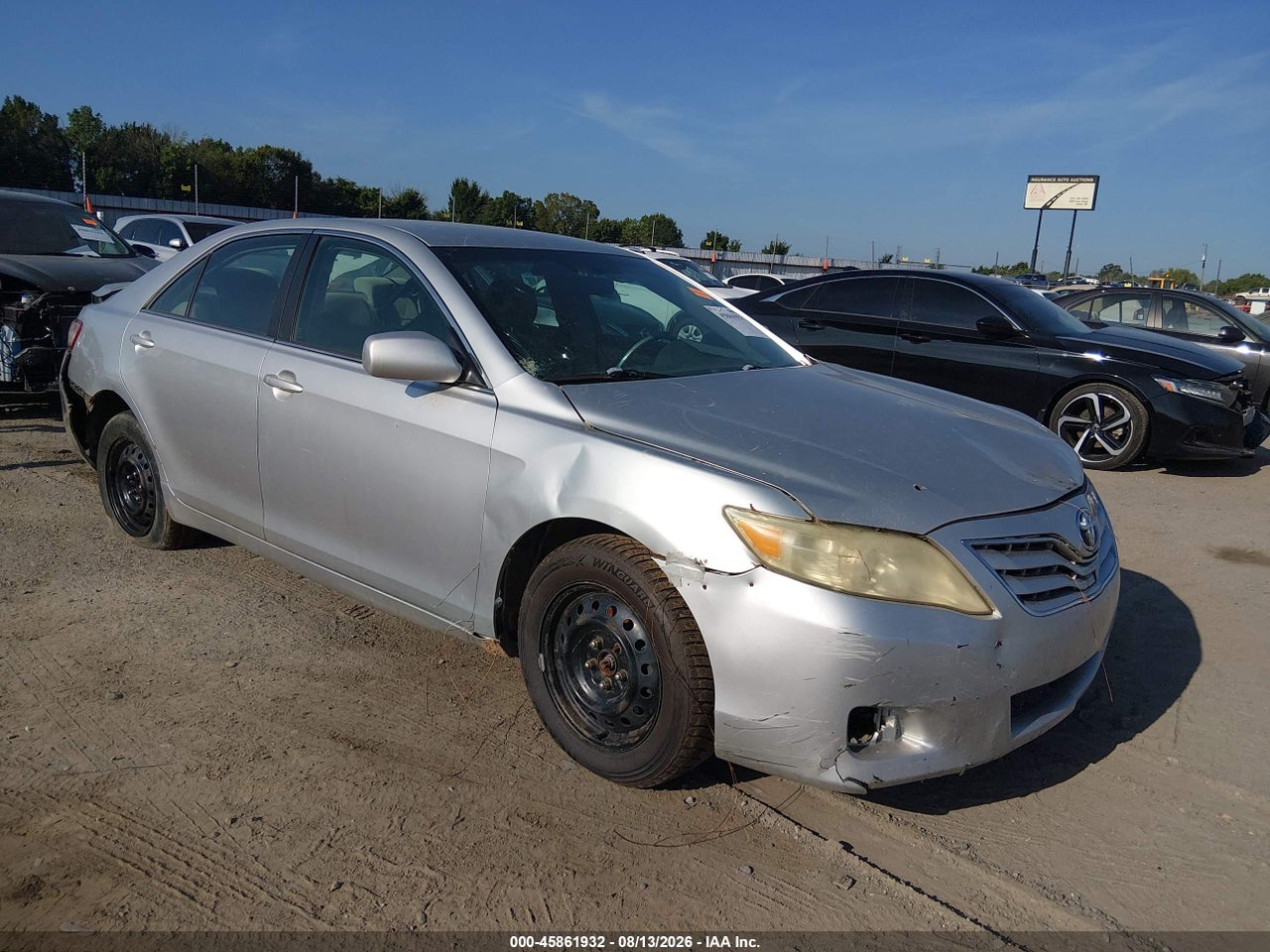 4T4BF3EK5BR****** · 2011 TOYOTA CAMRY LE