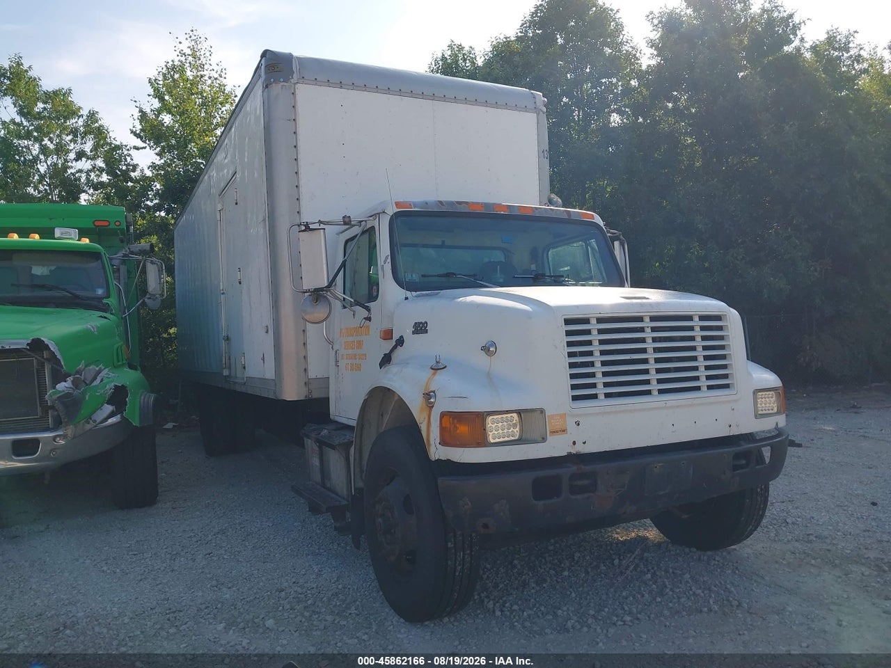 2001 INTERNATIONAL 4000 4700