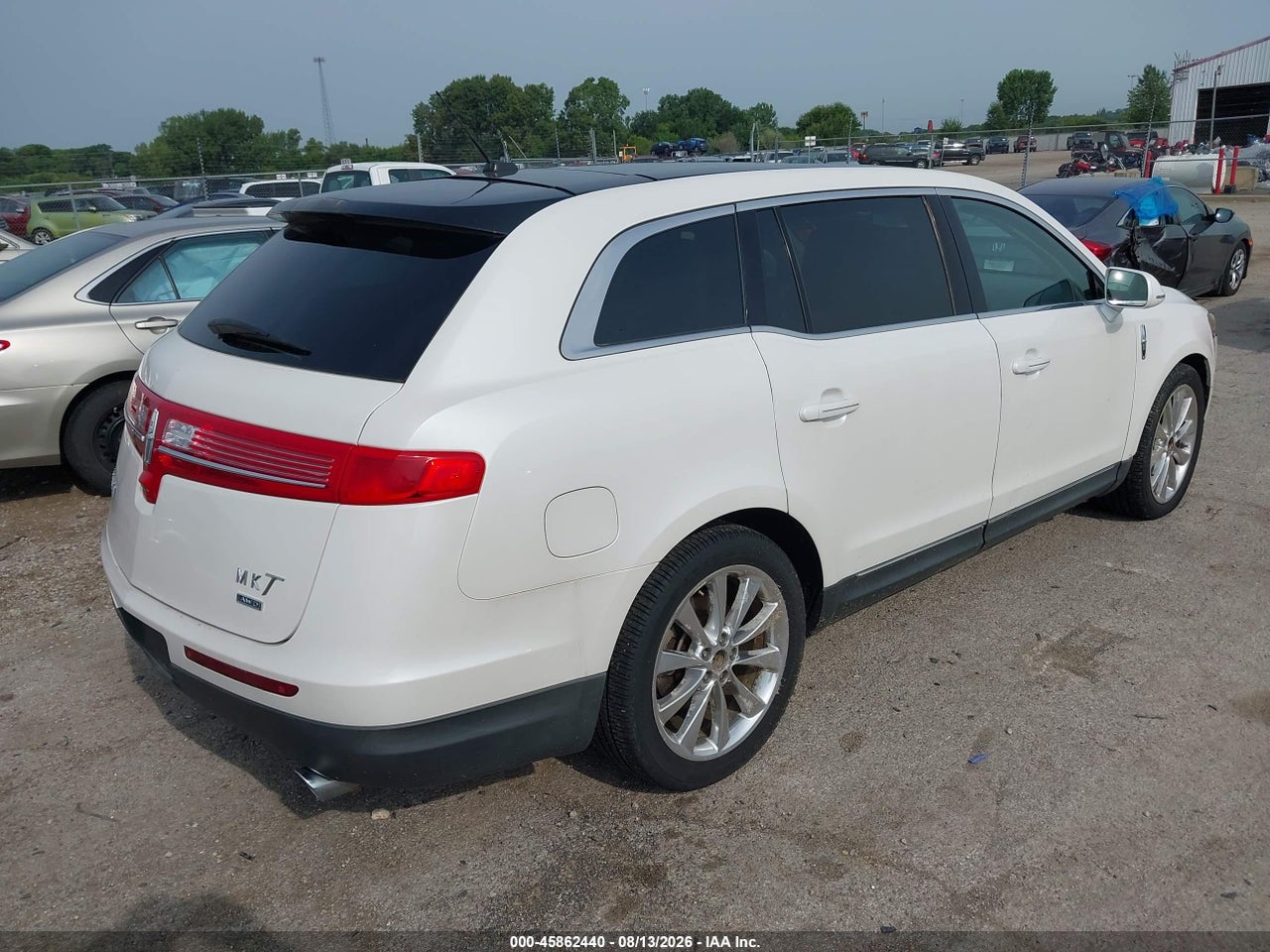 2010 LINCOLN MKT ECOBOOST · 4/11