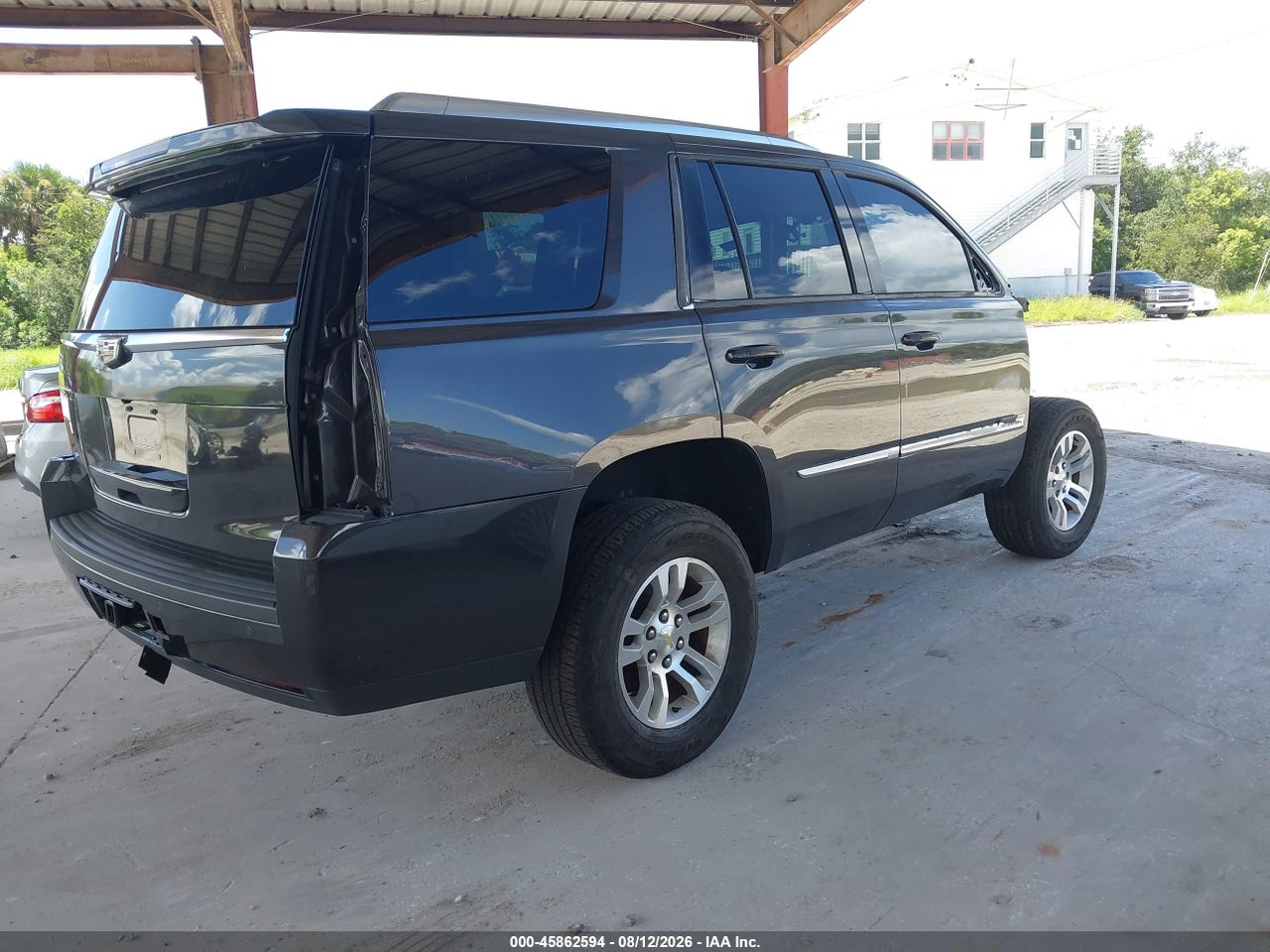 2016 CADILLAC ESCALADE LUXURY COLLECTION · 4/10